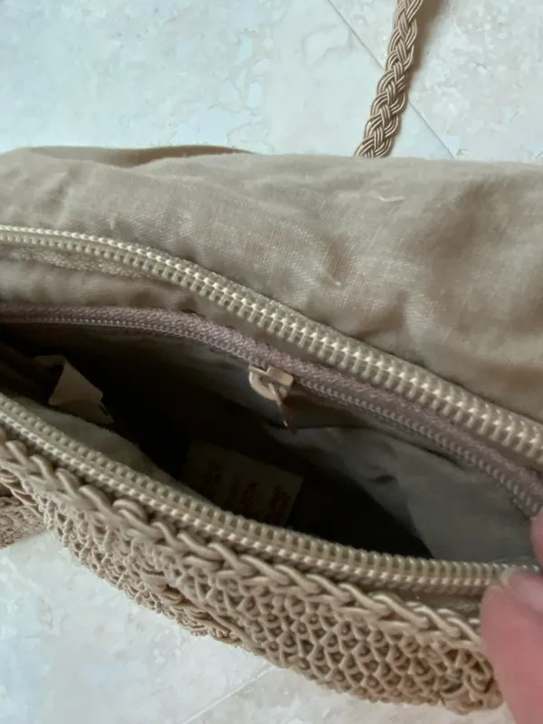 Cute, Macrame Crossbody Beige Zippered Bag w/Coin Pouch -NWT - Image 3