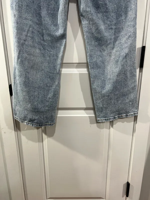 Vervet Lovervet Acid Washed Mid Rise distressed straight leg - Image 5
