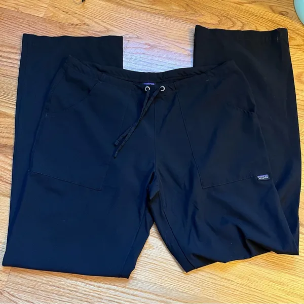 Patagonia black drawstring pants size 6 - Image 2
