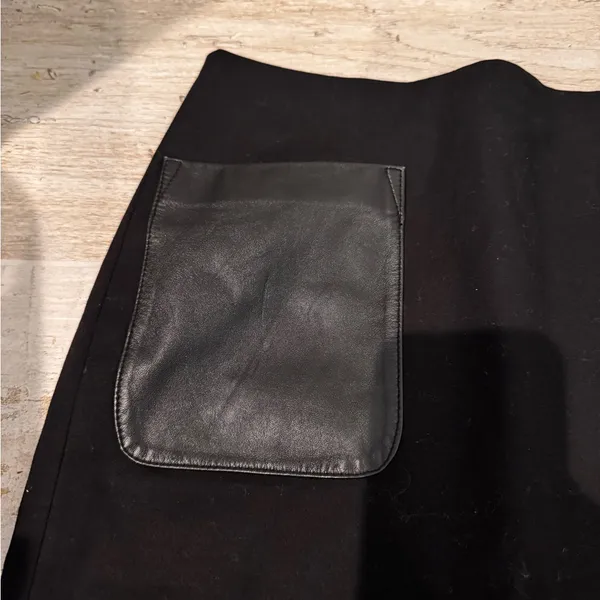 Club Monaco Black Pencil Skirt with Leather Pockets Size 0 - Image 3
