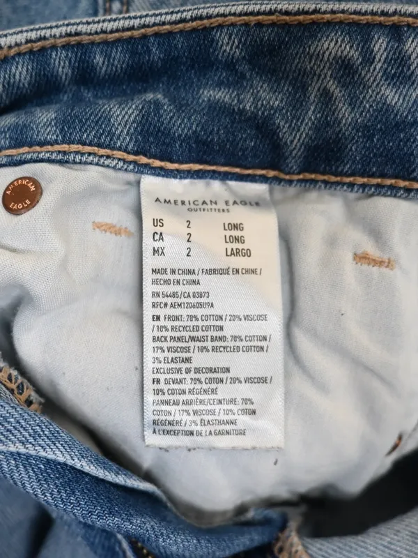 American Eagle Women's 2 Long Distressed Straight Leg Mom Jean - Image 11