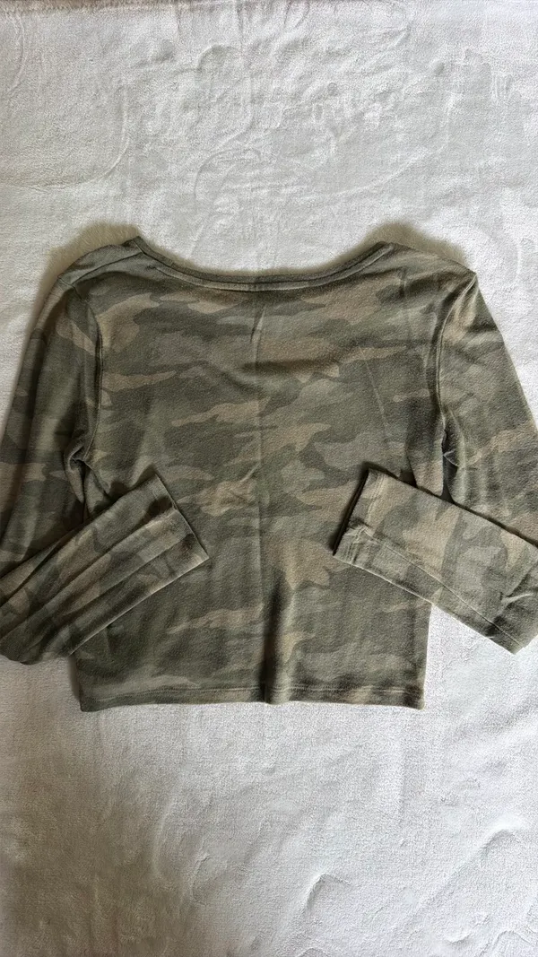 American Eagle Long Sleeve Crop - Image 2