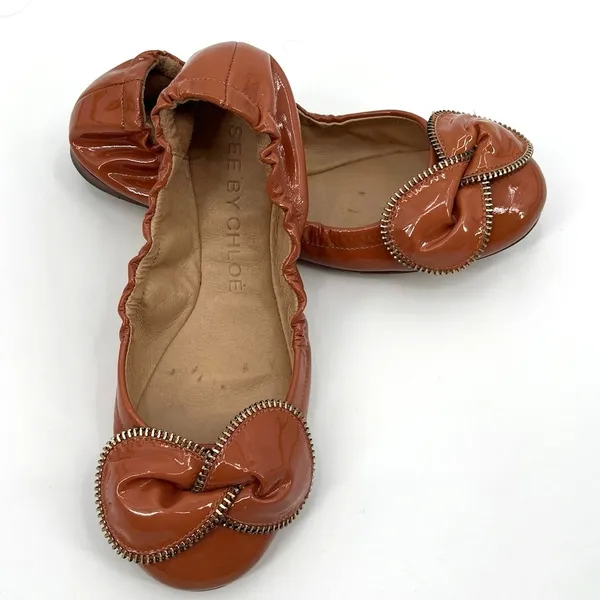 See by Chloe Patent Leather Bow Ballet Flats Sz 6.5 Old Money Euro Zipper Cognac - Image 2