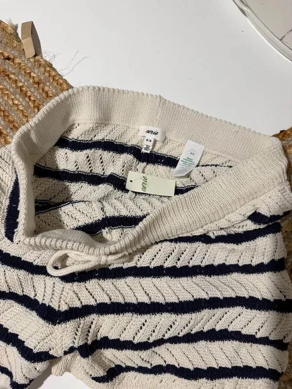 Aerie navy and cream, crochet shorts - Image 3