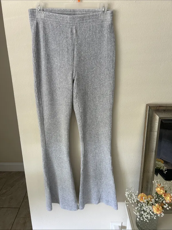 Aerie groove on velour light grey high rise pull on flare lounge pants M - Image 2