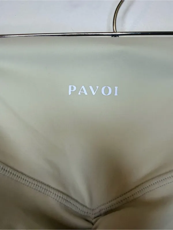 PAVOI High Waisted Scrunch Leggings Women’s Medium Bone Ivory Yoga Gym Pants - Image 4