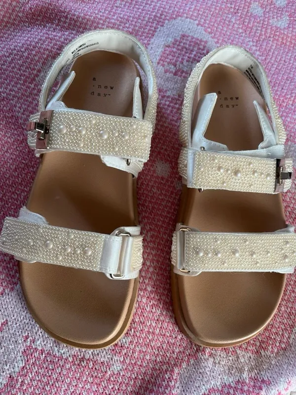 A New Day Women's Beige White Pearl Beaded Flat Synthetic Sandals Size 7.5 - Image 3