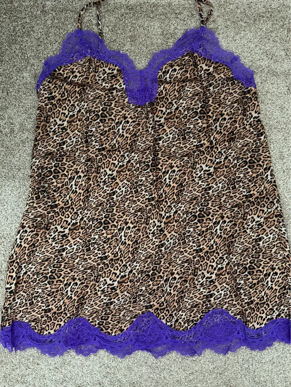 Victoria’s Secret silk slip dress/nightgown - Image 6