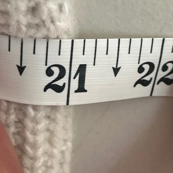 Athleta Ribbed V-Neck Sweater Cream Oatmeal High Low‎ Side Slit Size Small - Image 9