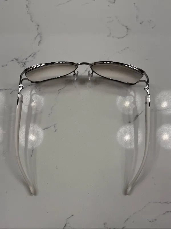 Jessica Simpson Retro Style Tinted Sunglasses - Image 6