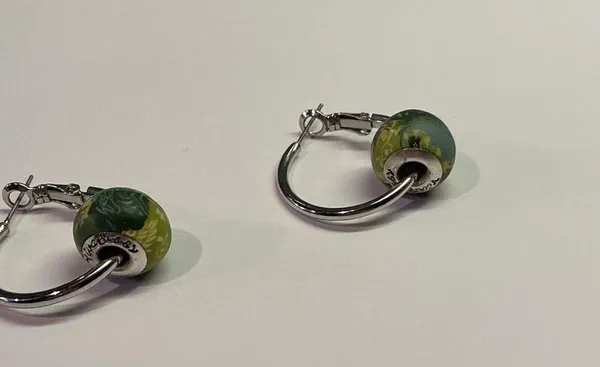 Women’s Clay Green Bead Silver Tone Hoop Signed Viva Beads - Image 4