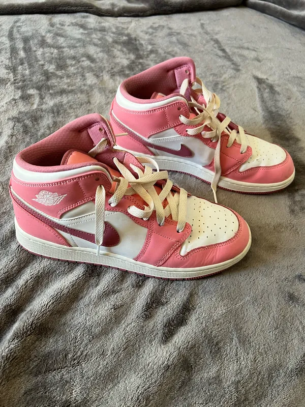 Nike Jordan 1 Mid - Image 2