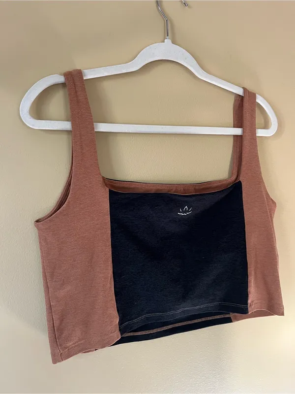 Beyond Yoga Brown Logo Seamless Top - Image 4