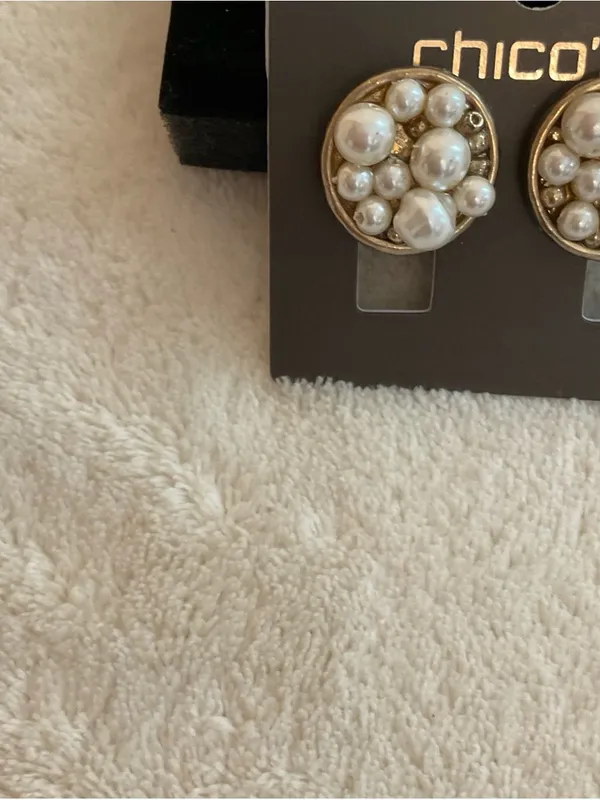 Chico's Gold-Tone Cluster Pearl Clip-On Earrings in White - Image 2