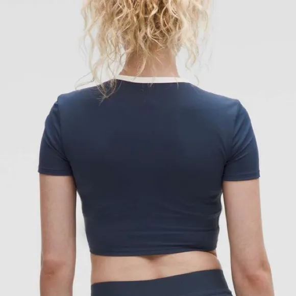 Lululemon Tight-Fit Cropped Shelf-Bra T-Shirt *Medium Support, B/C Cup - Image 8