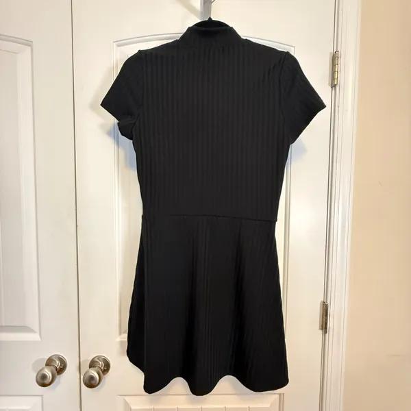 Mi Ami Francesca's Med Black Ribbed Mock Neck Short Sleeve Fit & Flare Dress NWT - Image 3