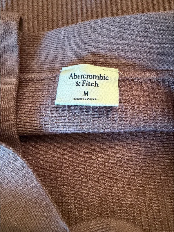 Abercrombie & Fitch Cropped Sweater Tank, Size M - Image 3