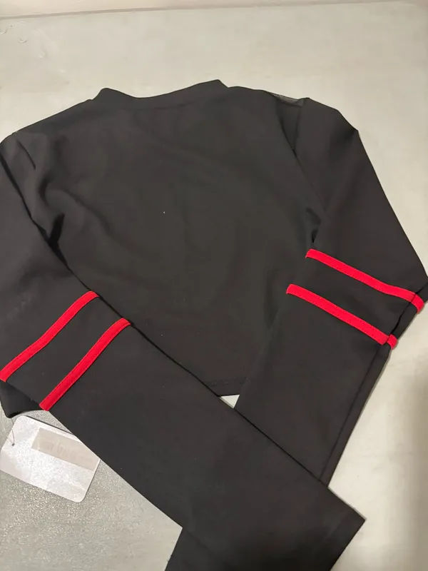 Winwin Elegant black top - Image 2