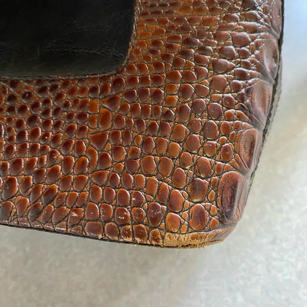 Brahmin Brown Black Croc Embossed Minimalist Western Coastal Quiet Luxury Bag - Image 9