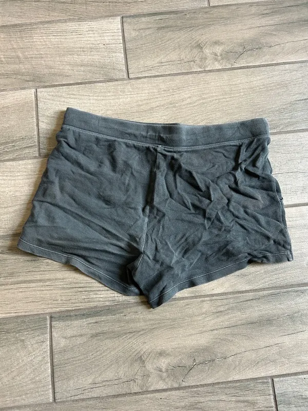 Old Navy Women's Charcoal Drawstring Athletic Shorts - Image 5
