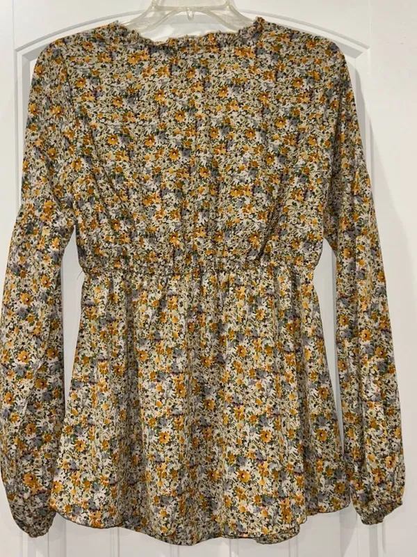 GiGio Floral Blouse Women's Small - Image 4