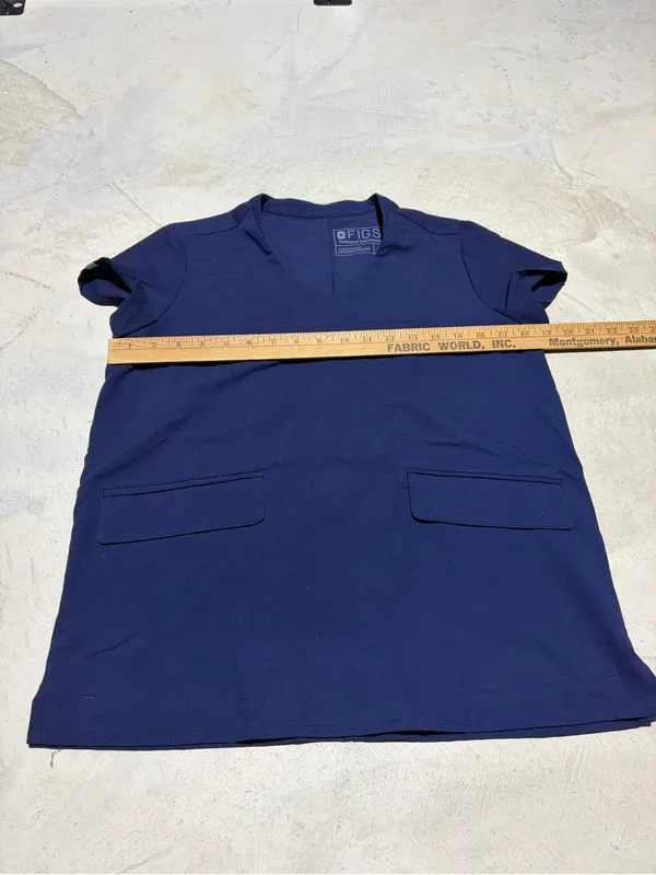 FIGS Navy V-Neck Scrub Top with Pockets XS - Image 3
