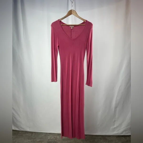 Bordeaux Ribbed V Neck Long Sleeve Lounge Dress with‎ Slit in Pink Size Medium - Image 4