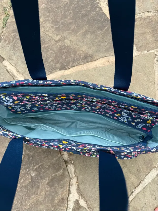 Vera Bradley | Poppy Meadow Floral Quilted Duffle bag - Image 8