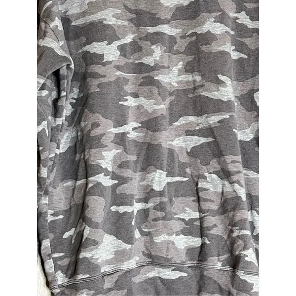 ATHLETA WOMEN'S GRAY CAMO LUX LONG SLEEVE BALANCE PULLOVER SWEATSHIRT Sz S - Image 4