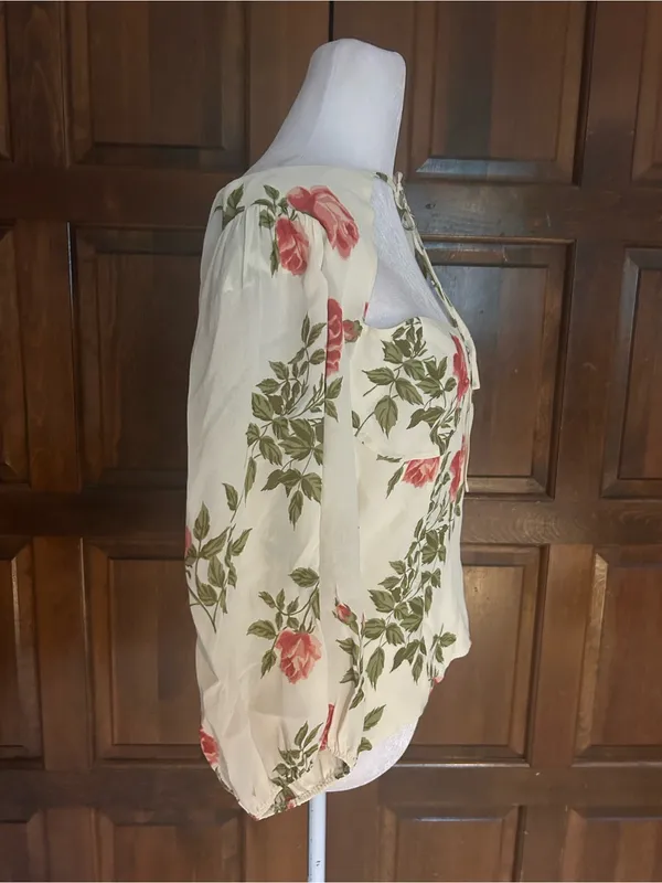 Reformation Brier Floral Top 10 Red White Rose Romantic Balloon Sleeve Cutout - Image 4