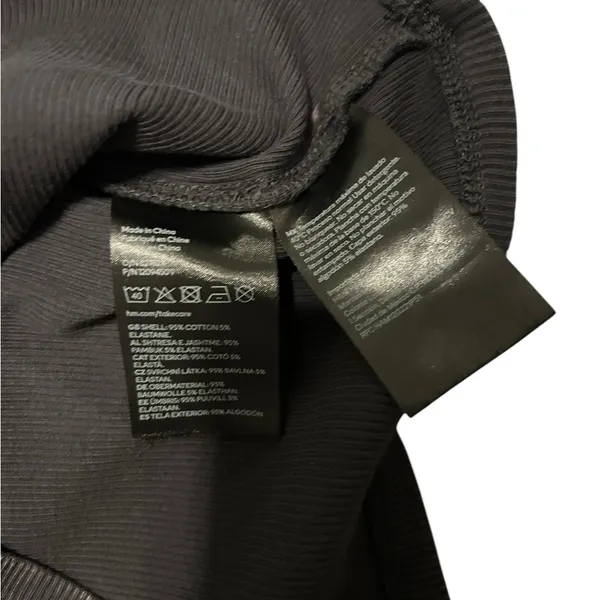 Hm Gray black square neck short sleeve Top size medium - Image 5