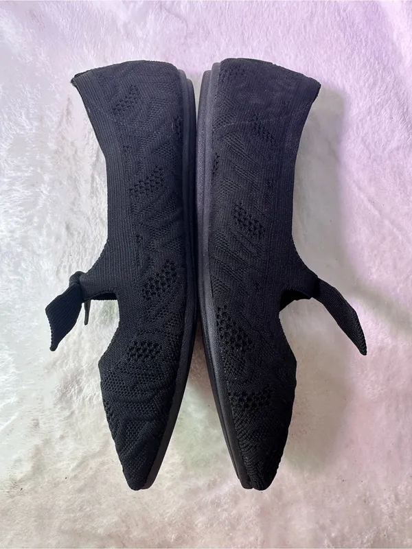 Skechers Black Knit Memory Foam Pointed Ballet Flat with Bow - Image 5