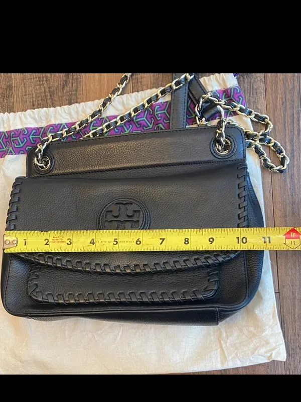 Tory Burch Marion Black Leather Shoulder Bag with Gold Chain - Image 5