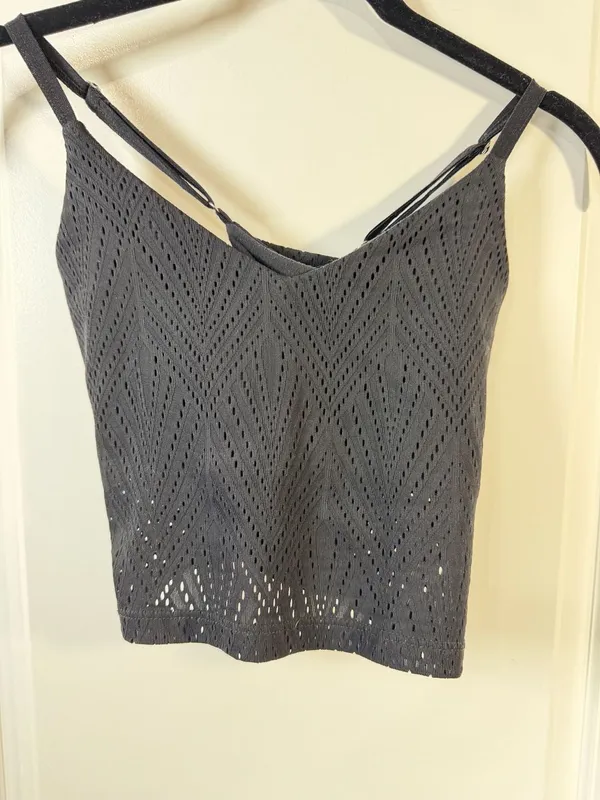 Beyond Yoga Black Mesh in Line Chevron Cami Crop Top Size S - Image 3
