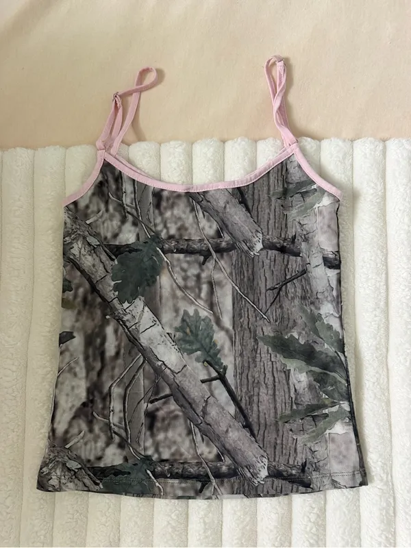 Edikted Pink Trim Camo Tank Top - Women - Image 4
