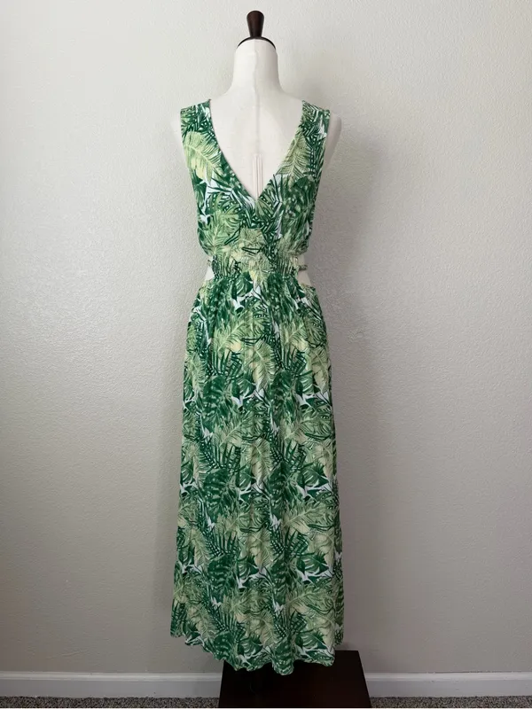 Justify Double V-neck Green Tropical Smocked Cut Out Waist Maxi Dress, Sz Large - Image 6