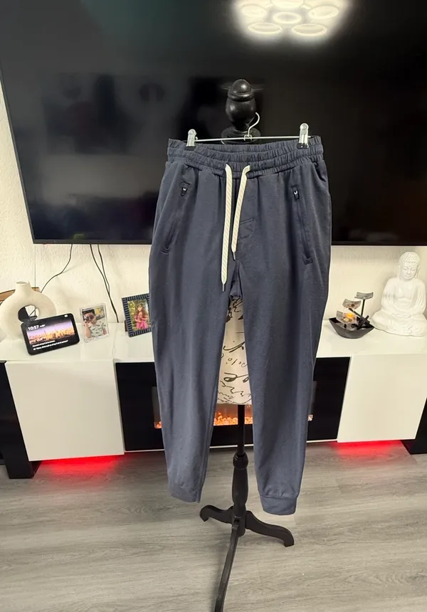 Vuori Men's Performance Joggers - Size Small - Image 7