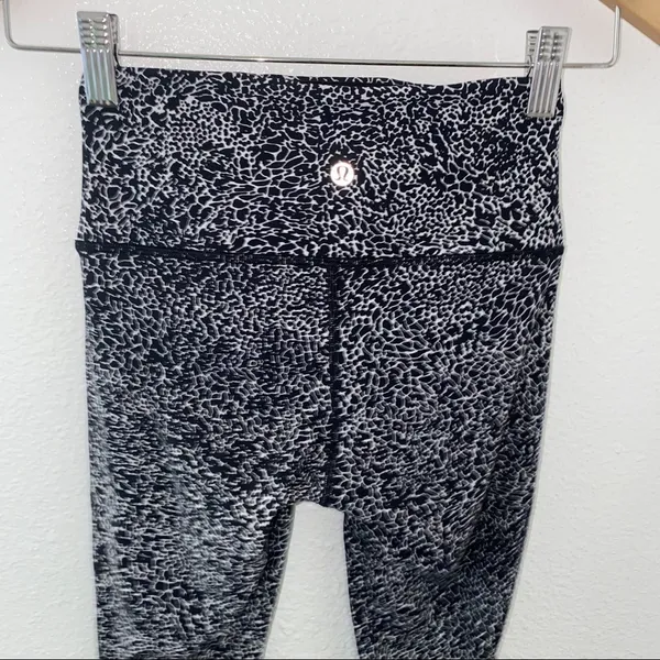 Lululemon Wunder Under HR Tight 2‎ - Image 12