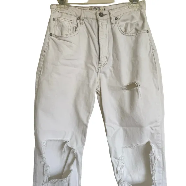 Free People We The Free White Distressed Cropped‎ Ankle Jeans Straight Leg 27 - Image 3