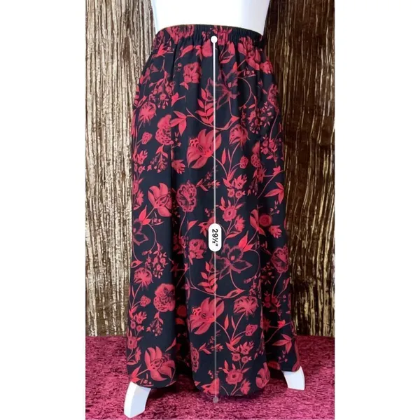 VTG Women’s Red Florals Black Midi Skirt 16W - Image 3
