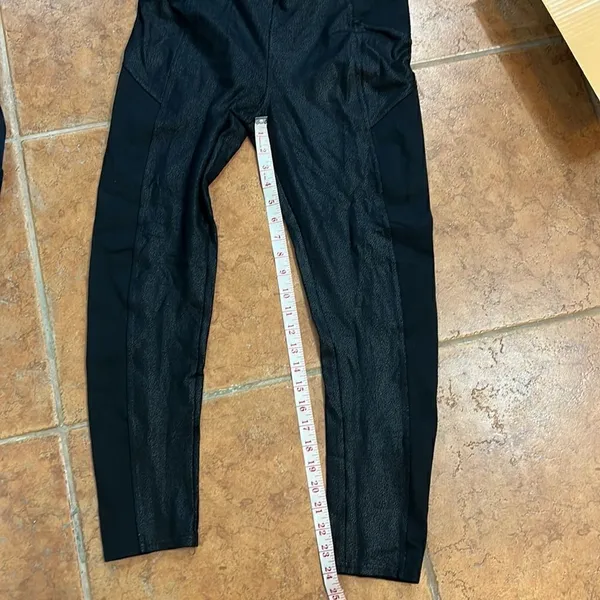 Abercrombie & Fitch stretchy Coated faux leather look leggings size M‎ - Image 9