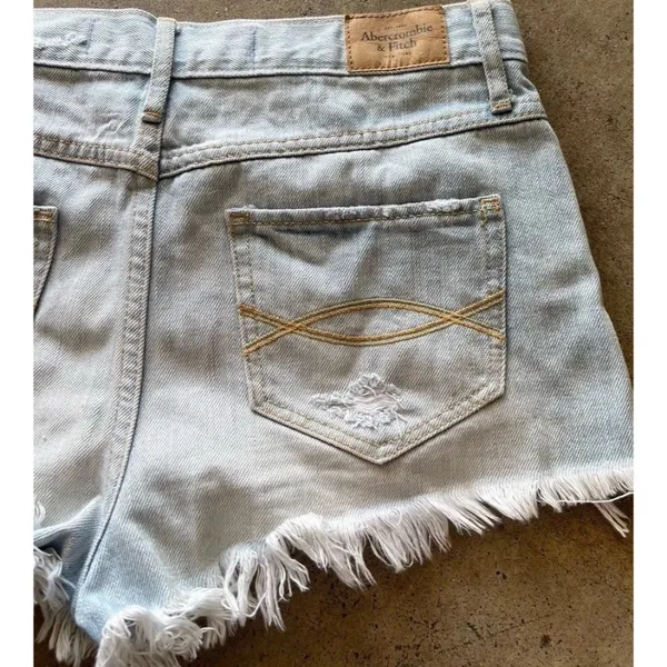 Abercrombie&Fitch ShortsSize 2 W 26 Blue Denim Distressed Frayed Hem Light Wash - Image 11