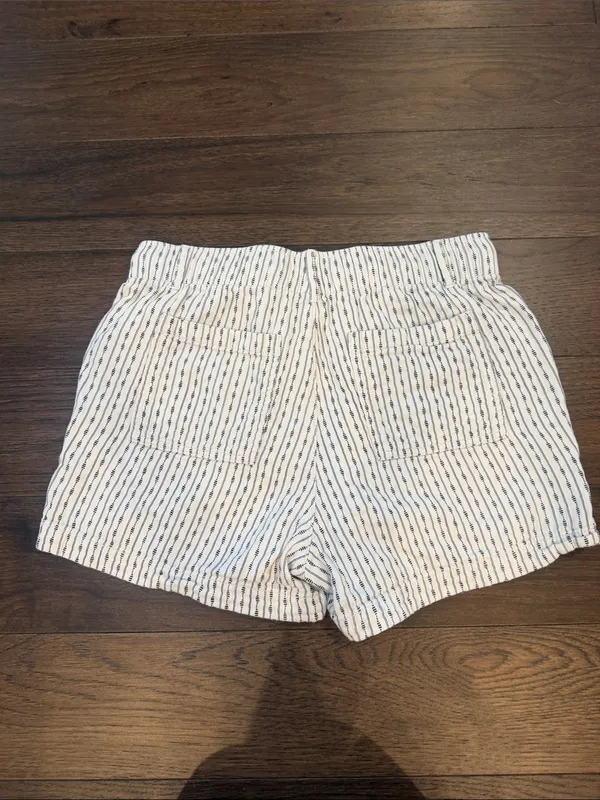 Old Navy White and Navy Patterned Pull-On Shorts Size Small - C31-059 - Image 5