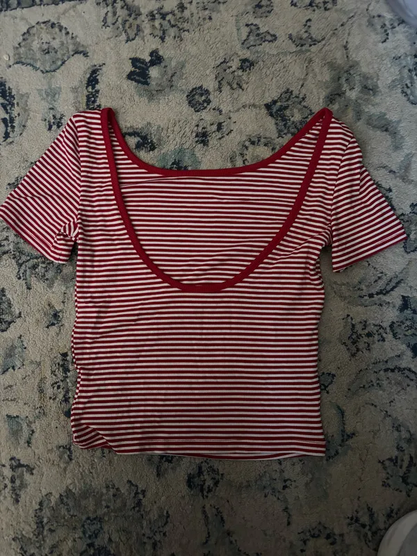 Red and white striped backless tee - Image 2