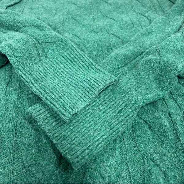 Aerie oversized green cable Knit Sweater size L - Image 10