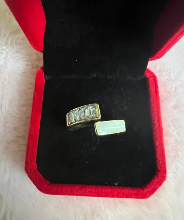 Gorgeous Golden Gemstone Adjustable Ring Size 7 - Image 2