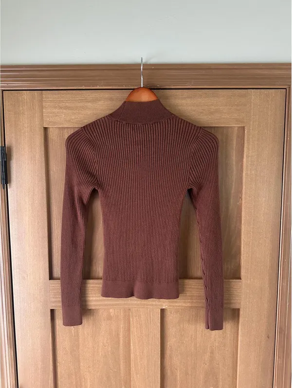 Abercrombie & Fitch Rust Brown Keyhole Mock Neck Ribbed Knit Sweater size XS - Image 6