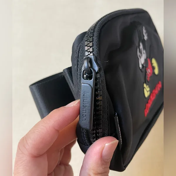 Disney x lululemon Everywhere Belt Bag 1L Mickey in Motion Graphic - Image 4