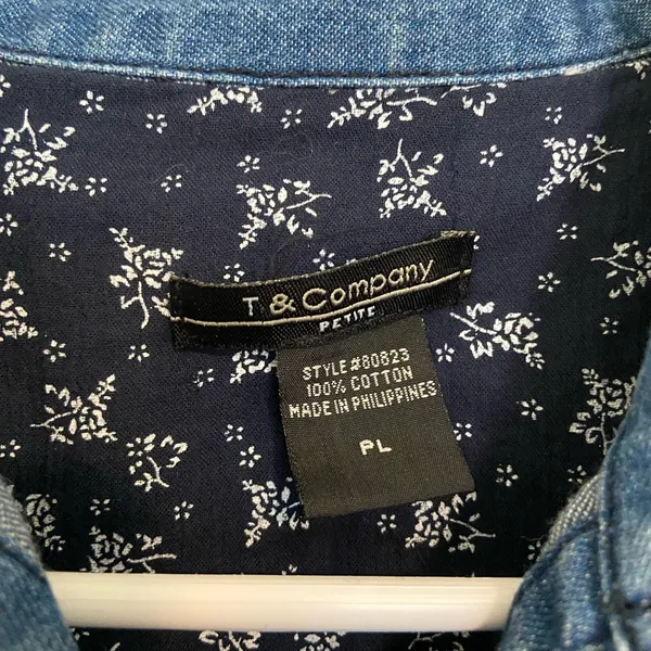 Vintage T‎ & Company women’s medium wash blue denim embroidered button up vest - Image 3