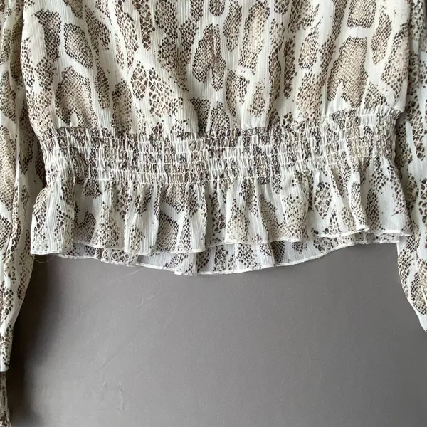 Lucy Paris‎ Snakeskin MobWife Office Siren Smocked Peplum Blouse S Cream - Image 9